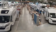Les camping-cars et vans aménagés séduisent de plus en plus de Français : "On a vu une nouvelle clientèle arriver"