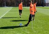 Guerre en Ukraine : immersion dans le club de foot du Shakthar Donetsk, qui a créé une section pour les soldats amputés