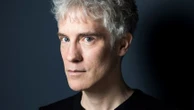 Avec "La Fille aux yeux d'or", Fabrice Jambois signe un oppressant thriller à l'écriture saccadée.