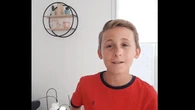 On ne pouvait pas le rater. Louan, 13 ans, fan de franceinfo a publié un flash info sur Twitter : énorme succès