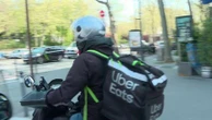 Uber Eats : la plateforme instaure une rémunération minimale de 3 euros par course pour ses livreurs