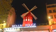 Le Moulin Rouge à Paris a perdu ses ailes dans la nuit