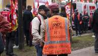 SNCF : pourquoi les syndicats de cheminots appellent à cesser le travail jeudi et à une grève illimitée à partir du 11 décembre