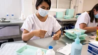 DIRECT. Covid-19 : "Il faut" que l'obligation vaccinale des soignants "soit mise en œuvre", estime Alain Fischer