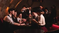 "Pour les faire plonger en 1950, il faut activer des stimuli d'immersion" : le spectacle "Cabaret Rive Gauche" transporte dans le Saint-Germain-des-Près des années 50