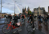 Transports : Amsterdam veut installer un boîtier sur les vélos électriques pour limiter automatiquement leur vitesse