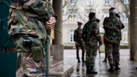Tribune des militaires dans "Valeurs Actuelles" : une prise de position symbolique ?