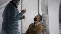 Covid-19 : faut-il rendre les tests PCR payants ?