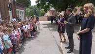 Politique : Emmanuel Macron continue son "tour de France"