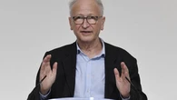 DIRECT. Covid-19 : "Il est urgent de se faire vacciner", alerte Alain Fischer