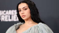 Brit Awards 2025 : avant même la cérémonie de samedi, la chanteuse britannique Charli XCX remporte le prix de la meilleure compositrice