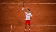 Roland-Garros : Djokovic gagne au terme d’une soirée hors norme
