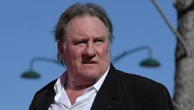 Soupçons d’agressions sexuelles visant Gérard Depardieu : l’acteur sera présent au tribunal pour l’annonce du jugement