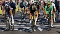 Tour de France 2021 : le défilé du maillot jaune Pogacar, Van Aert plus fort que Cavendish... Revivez les moments forts de la 21e et dernière étape