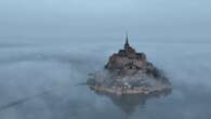 Grandes marées : le Mont-Saint-Michel cerné par les eaux