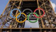 Jeux de Paris 2024 : des anneaux olympiques temporaires sur le pont d'Iéna, en attendant une éventuelle installation pérenne sur la tour Eiffel