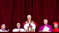 Election de Léon XIV : le nouveau pape lance un "appel de paix" à "tous les peuples", revivez les premiers mots du souverain pontife