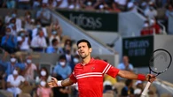 Roland-Garros : mené deux manches à rien, Novak Djokovic renverse Stefanos Tsitsipas en cinq sets et s'offre un second titre porte d'Auteuil