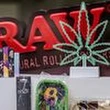 "Je ne sais pas ce qu'il y a dedans" : face au succès du CBD, les risques méconnus d'un marché en plein essor