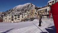 Dans les Alpes-Maritimes, les stations de ski commencent à préparer la saison sous les premières neiges