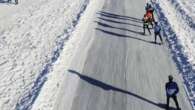 Autriche : une course de patins à glace géante sur un lac glacé