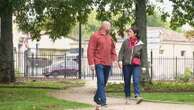 Arrêt cardiaque : une femme a été sauvée deux fois par un même pompier à 12 ans d’intervalle