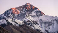 La découverte sur l'Everest d'une chaussure portée par Andrew Irvine va-t-elle permettre de résoudre la plus ancienne énigme de l’alpinisme ?