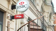 Le brief éco. Les agences bancaires de proximité fondent comme neige au soleil
