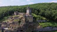 Le château de Commarque ressuscité par le descendant de la famille originelle, après quatre siècles d'abandon