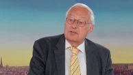 Relations internationales : “Ce qui est en crise c’est le système international d’une manière générale”, explique Bertrand Badie, professeur émérite à Sciences Po