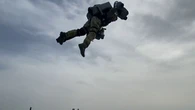 Royaume-Uni : des soldats de la Royal Navy testent une technologie de jet pack