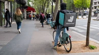 Paris : création du premier syndicat CGT pour la défense des livreurs en deux-roues