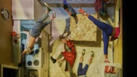 "Jusqu’à ce qu’on meure" : un spectacle immersif aux Nuits de Fourvière prône une grande fête avant l’apocalypse