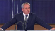 Emmanuel Macron "est en campagne" pour la présidentielle, il faut "qu'il le reconnaisse", affirme Xavier Bertrand