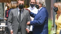 "Intolérable", "inadmissible",... A gauche comme à droite, les responsables politiques condamnent unanimement l'agression d'Emmanuel Macron
