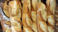 Somme : quand le facteur livre la baguette de pain avec le courrier