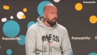 "J'avais tellement de choses à dire que la quantité de ce que je pouvais dire en groupe ne me suffisait pas" : Sinik se raconte dans l’autobiographie "Une époque formidable"