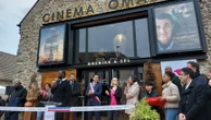 Un cinéma "Omar Sy", moins de prison pour certains trafiquants et des étudiants stressés : ça dit quoi ce 29 avril ?