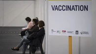 Covid-19 : pourquoi le gouvernement ne veut pas rendre la vaccination obligatoire