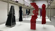 Exposition "Alaïa/Kurumata. La légèreté en création" : la surprenante rencontre entre mode et design