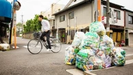 Au Japon, la crise au Moyen-Orient fait craindre une pénurie de sacs-poubelle