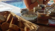 Alimentation : que contiennent vraiment les tartinades de l’apéro ?