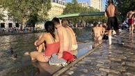 Au canal Saint-Martin, à Paris, amour, flirt et rencontres sous canicule : "Il a pris mon Snap et j'espère le revoir en vacances"