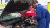Mécanique, carrosserie… Les métiers de l'automobile attirent, le secteur multiplie les embauches