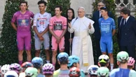 Giro 2025 : le pape Léon XIV bénit le peloton avant sa traversée du Vatican
