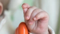 Une femme a accouché du "plus vieux bébé du monde", né à partir d'un embryon congelé il y a plus de 30 ans