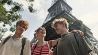 Sur TikTok, les Britanniques érigent Paris en paradis pour les adolescents