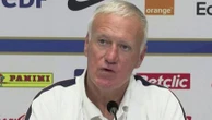 Dernier match en France pour Didier Deschamps : "Ça me touche", confie Adrien Rabiot au sujet du sélectionneur des Bleus, qui quittera ses fonctions après le Mondial