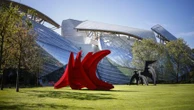 2026, année Calder : quatre fascinantes histoires de "stabiles", ces sculptures qui ont redéfini la place de l'art dans l'espace public