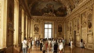 "Elle n'a pas besoin d'avoir plus de décor " : la réouverture de la galerie Apollon du Louvre enchante les visiteurs